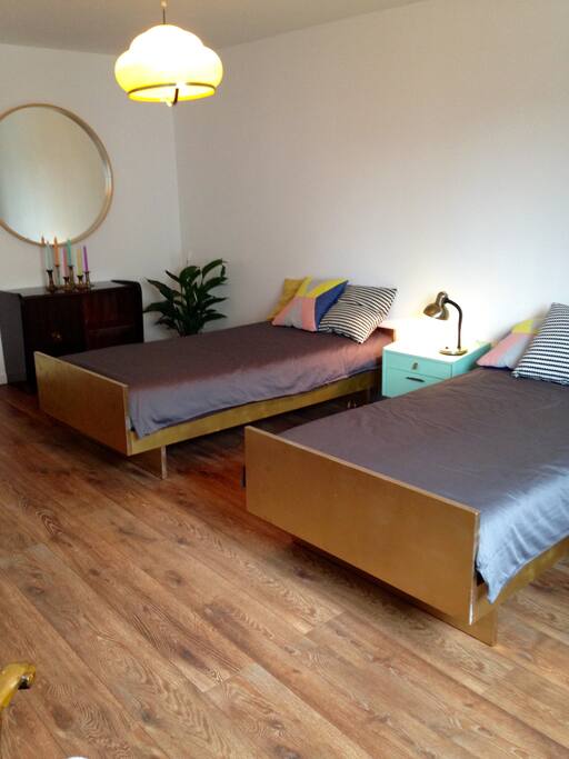 Dein Zimmer / Your room