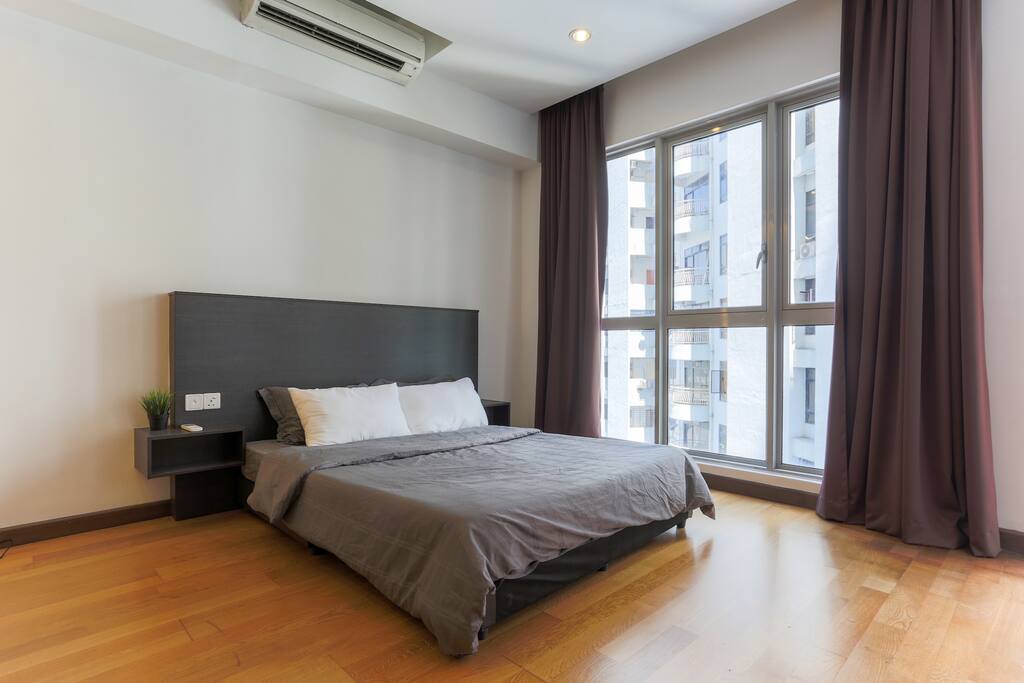 Clean bed sheets provided and changed after every stay