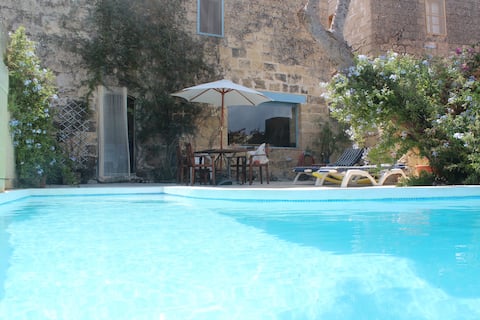 Traditional Farmhouse with Private Pool and Views