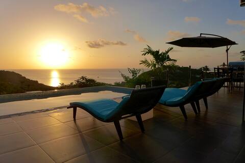 Breathtaking 180-Degree ocean view Lotus Villa