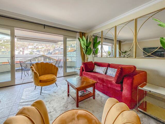 Forum Luxury Apartment Lake View gallery image 5