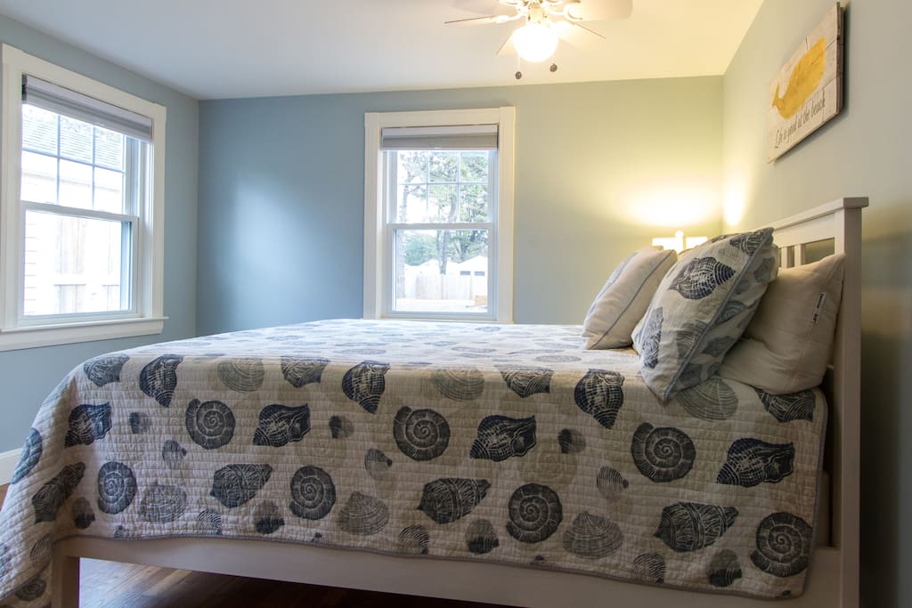 Queen Bedroom