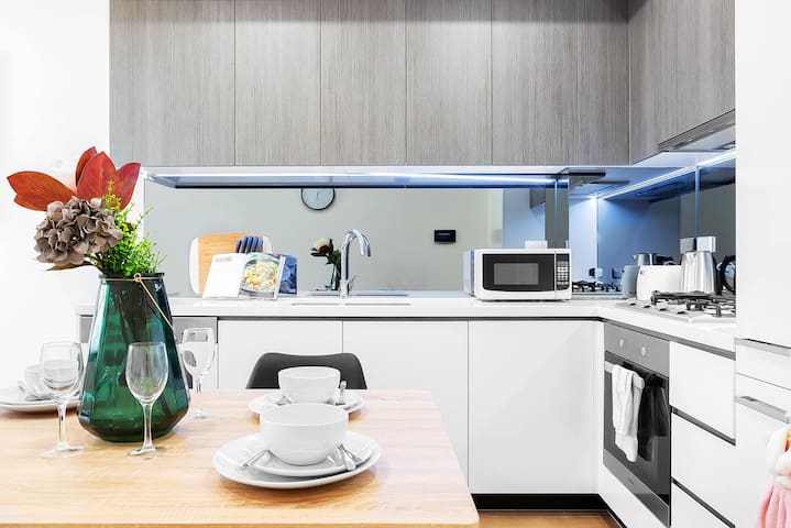 New apartment near city centre and shops for 4 ppl