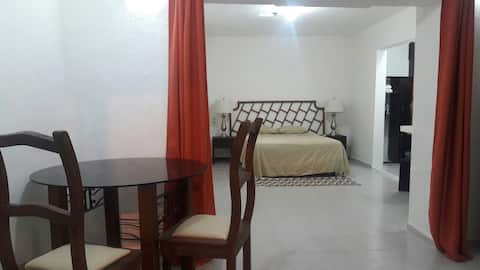 8th Street Studio, 50mt From The Sea.