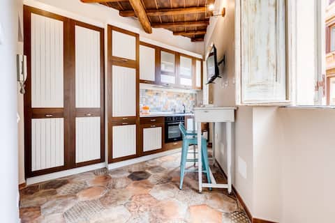 Castel Sant’Angelo Loft, with Roof Top!