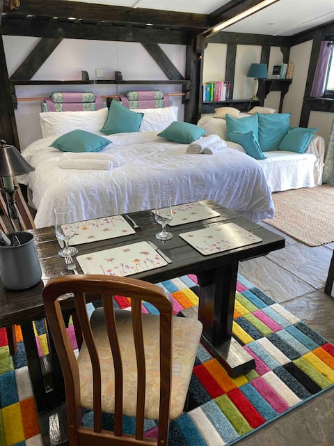 Successful Airbnb property: Beautiful Cosy secluded Cabin in the country in Bath And North East Somerset