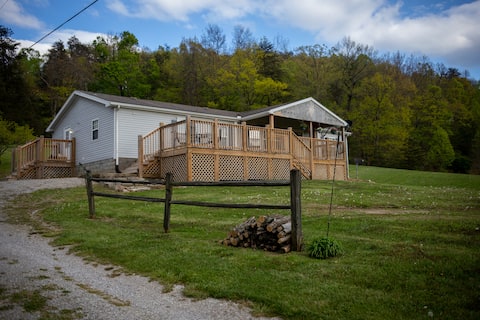 Pinnacle Lodge now w/ Brand New Hot Tub!