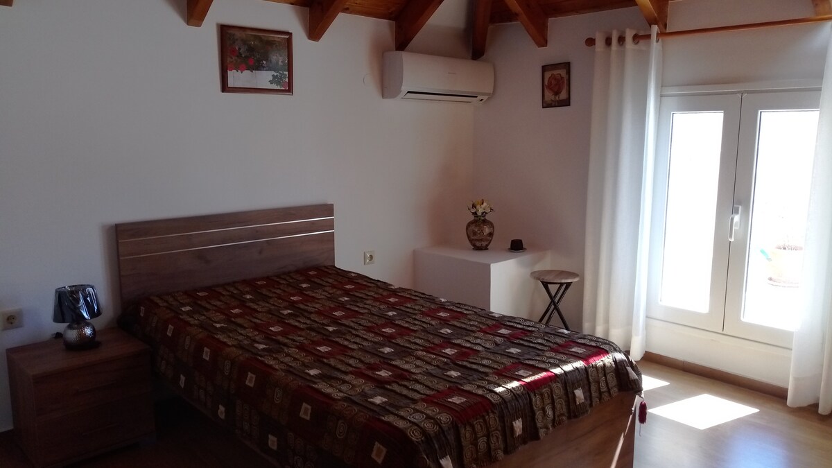 Спална соба 3 - полубрачен кревет. 