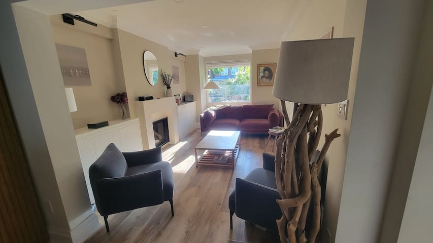 Beautiful beach house in the heart of the Beaches