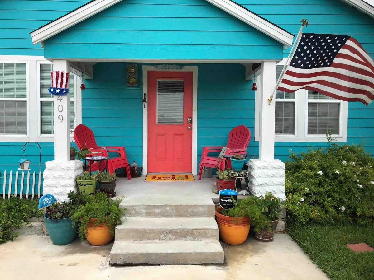 "Proud Mary" downtown Rockport Beachhouse Houses for Rent in Rockport