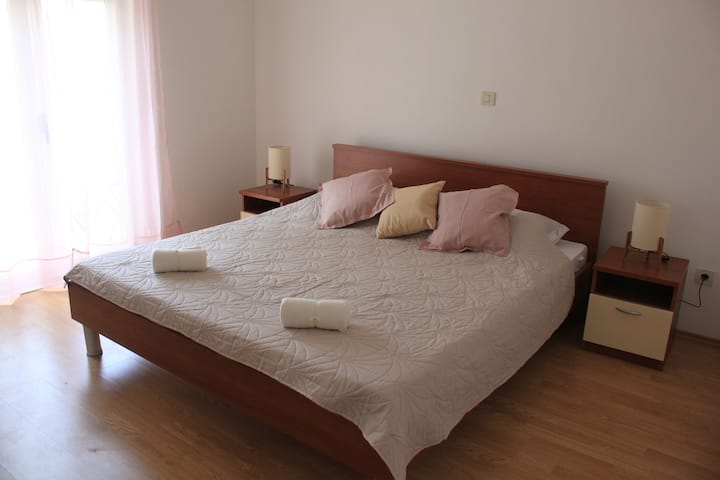 Dhomë gjumi 1