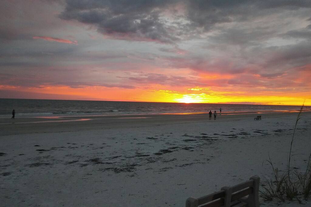 sunsets never let you down