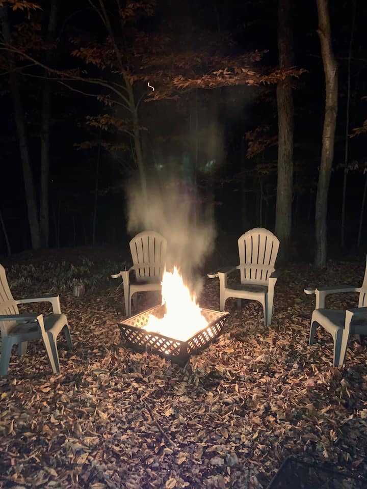 Golf Course View, Lake Access, Pool, Tiki Bar.