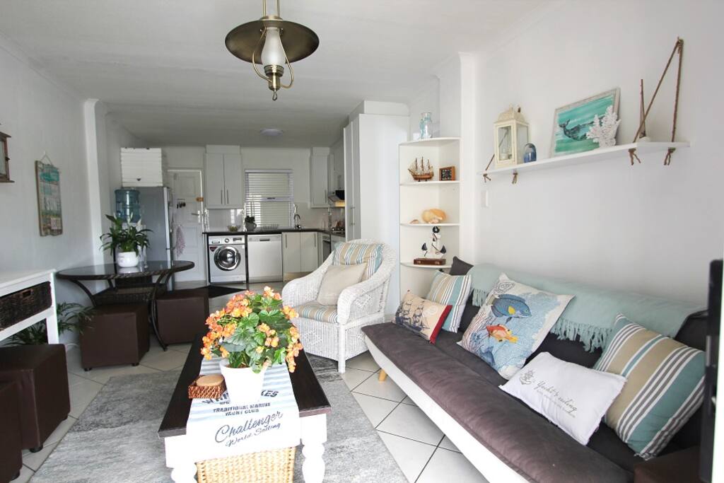Open Plan Lounge / Dining / Kitchen Area