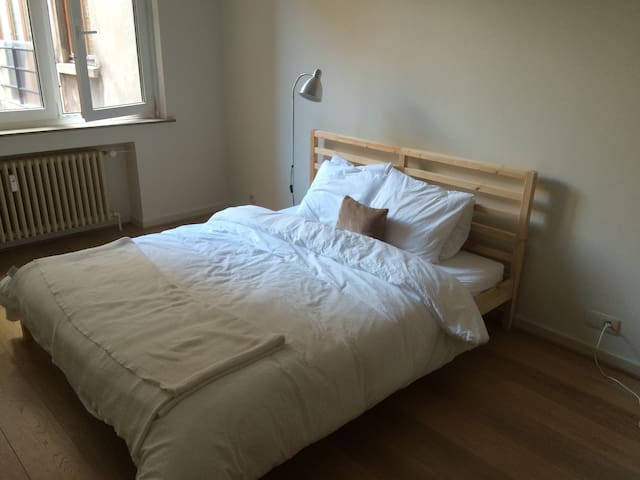 Light double room near Grand Place