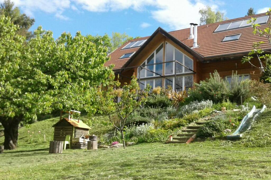 Maison bois dans les Alpes