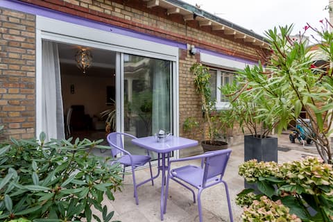 Top Airbnb: Guesthouse with a tree-lined terrace in South Paris in Issy Les Moulineaux