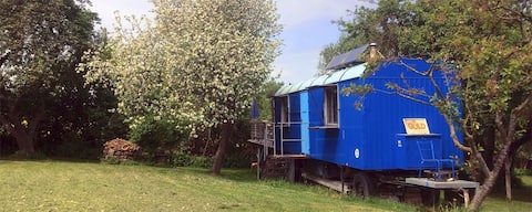 Top Airbnb: Peaceful blue under apple boughs in Kalkhorst