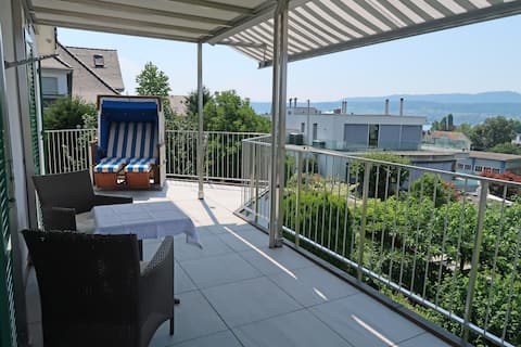 BnB on Lake Zurich with beautiful lake view Room No.1