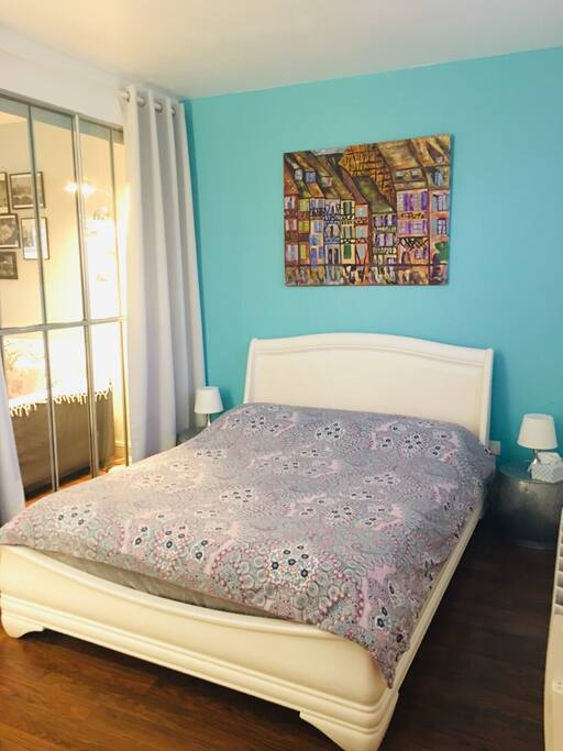 A double size bed (140 cm x 200 cm) with a comfortable memory foam mattress.