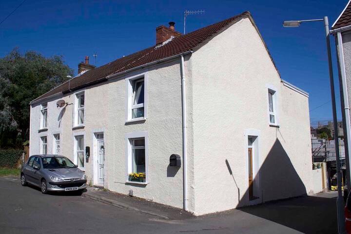 Howards End cottage Mumbles with views
