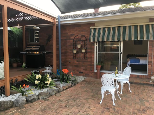 "Willo's  Studio" on Ferntree, Bomaderry