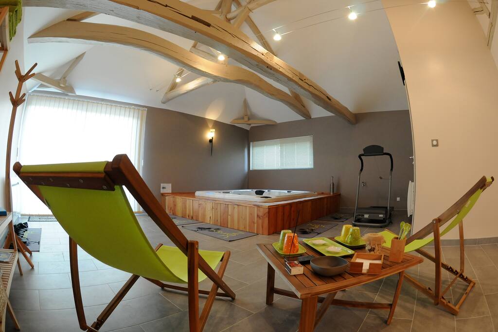 Salle remise en forme, jacuzzi