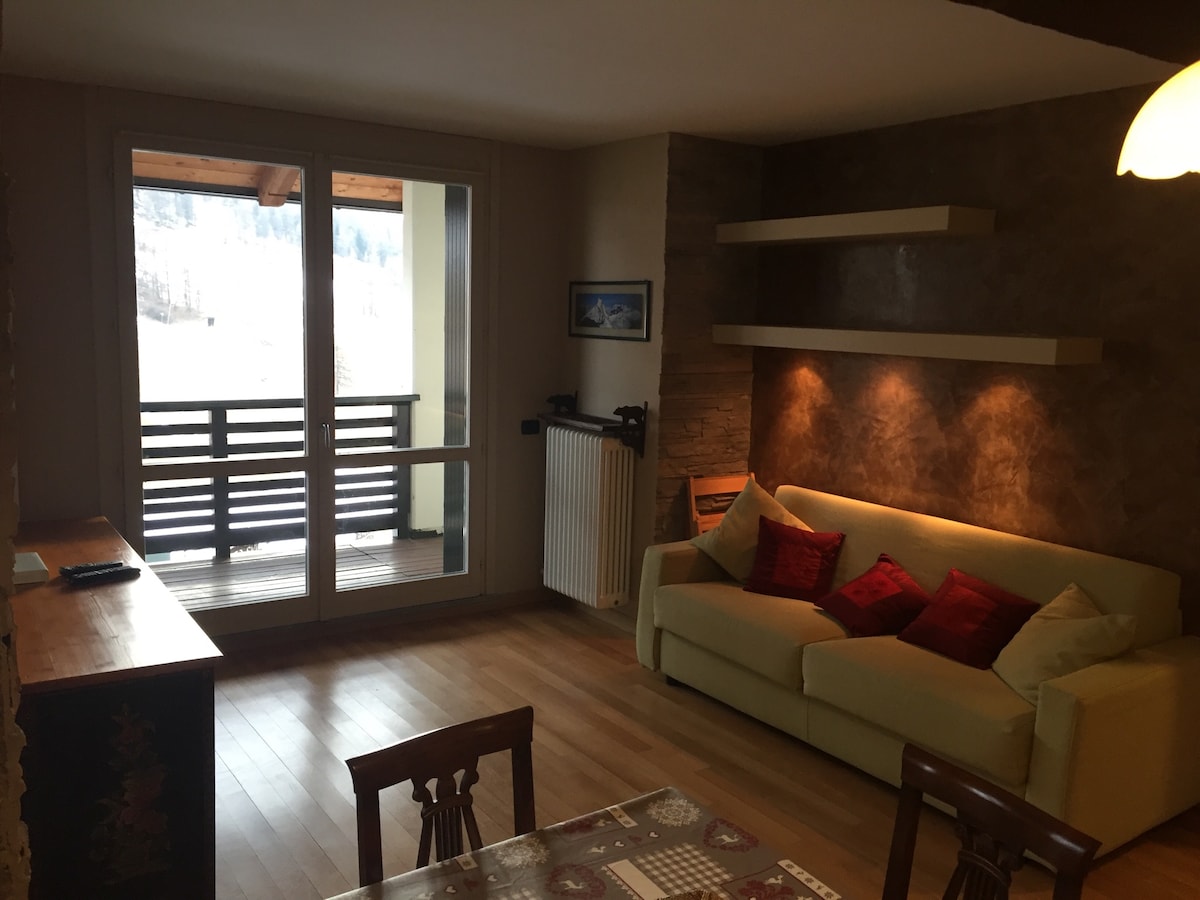 Top Airbnb: Very central two-room rental in Sestriere