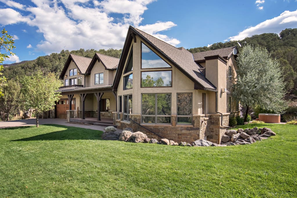 Front view of home