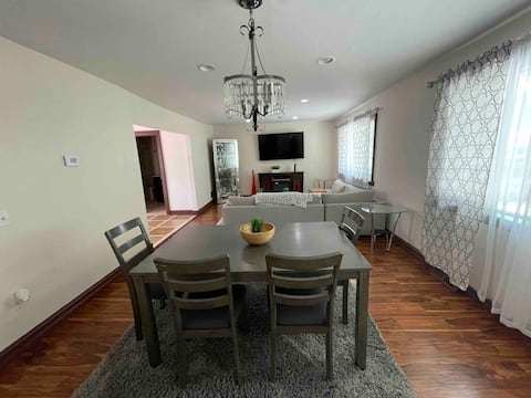 Cheerful 3-Bedroom 2-Bathroom Home With Pool