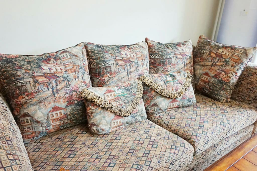 Super comfy couch!