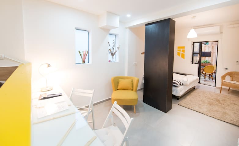 CHARMING & BRIGHT APARTMENT