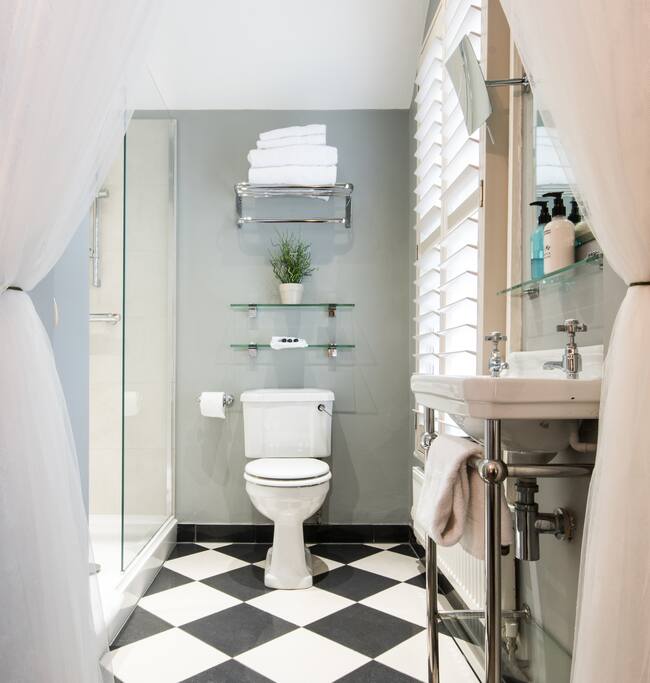 Ensuite