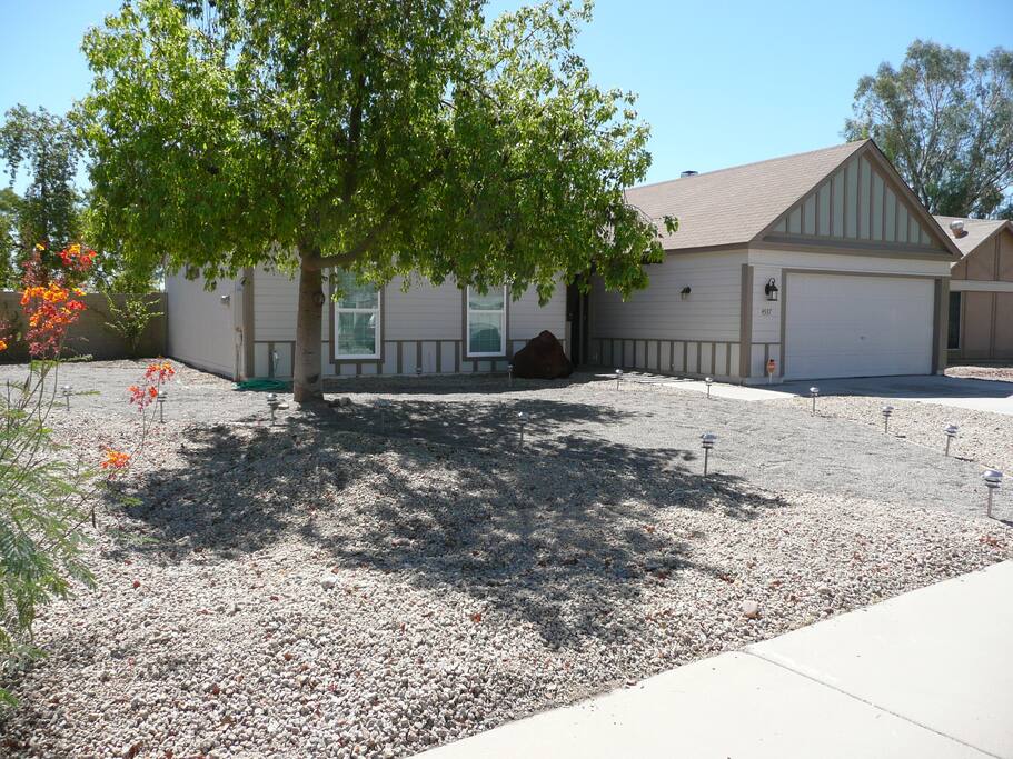 Newly remodeled home w/brand new furnishings on a golf course, in great neighborhood.