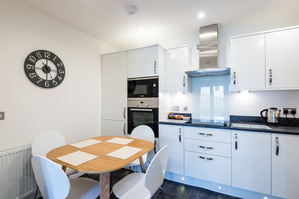 Kitchen dining area