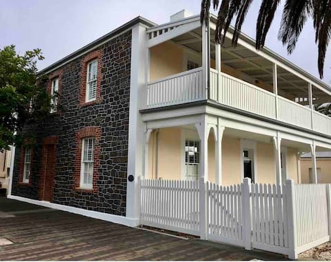 Luxurious heritage in Victor Harbor