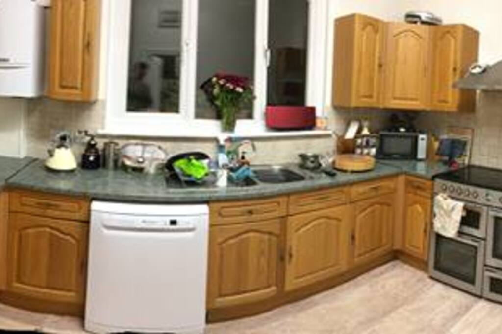 Kitchen-wide angle