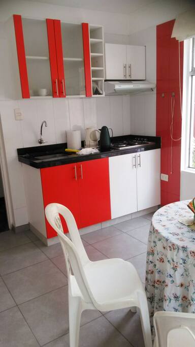 cocina independiente y espaciosa