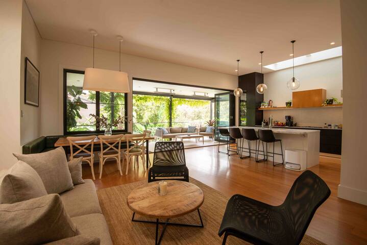 Luxury 4 bed home with pool in heart of Balmain gallery image 2