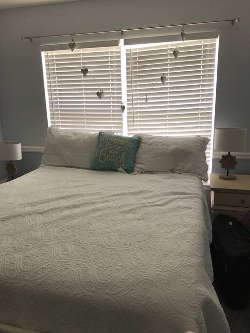 Queen size bed
