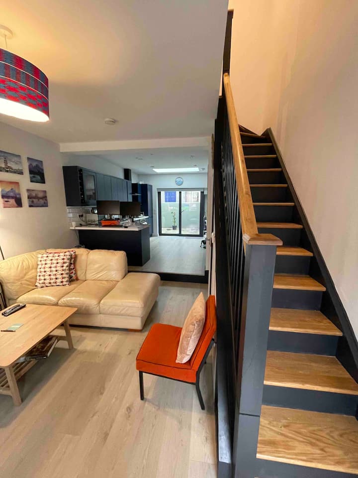 Modern, Bright Terraced House In Dublin City - Dublin