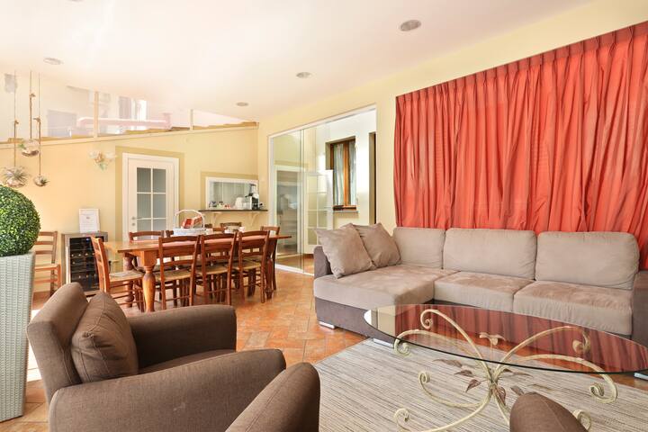 La Terrazza big apartment near Davide Michelangelo gallery image 3