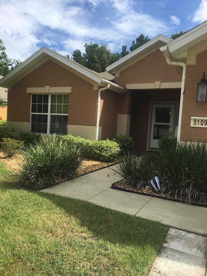 Comfy Home In Upscale Division!!! Walking Access - Ocala, FL