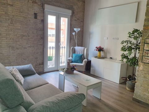 Top Airbnb: Lovely 2-bedroom apartment in Valencia in València