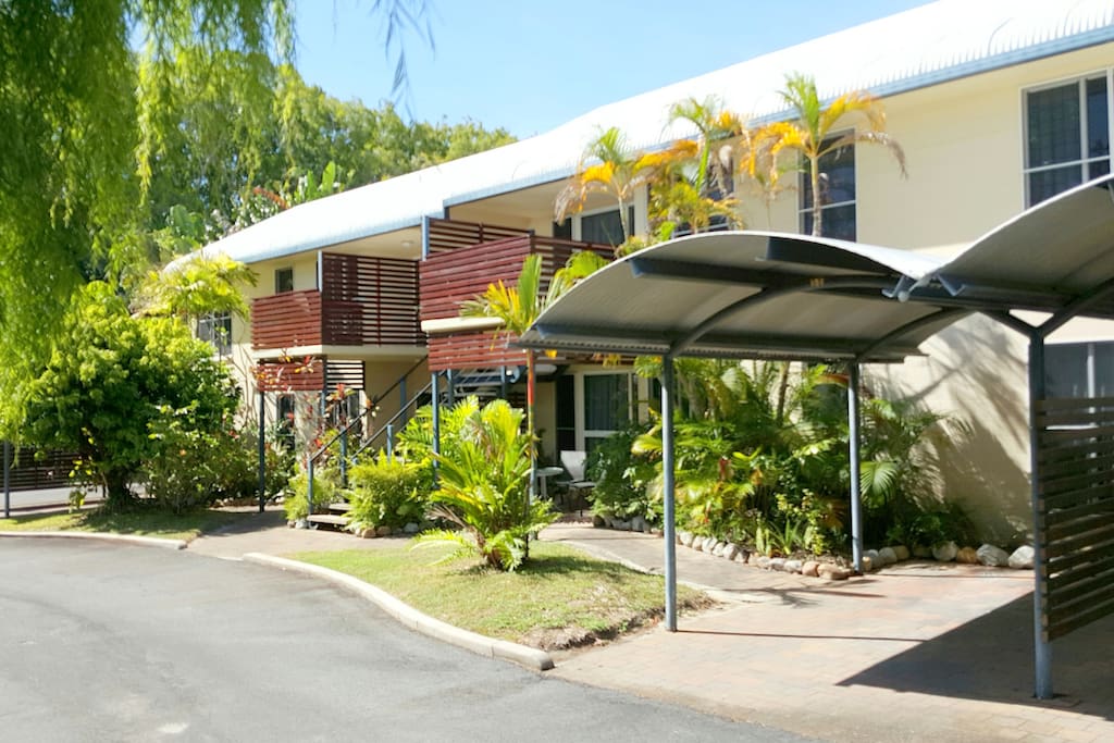 Apartments with private carport