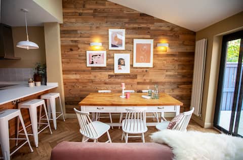 Successful Airbnb property: The Bee in Ardwick