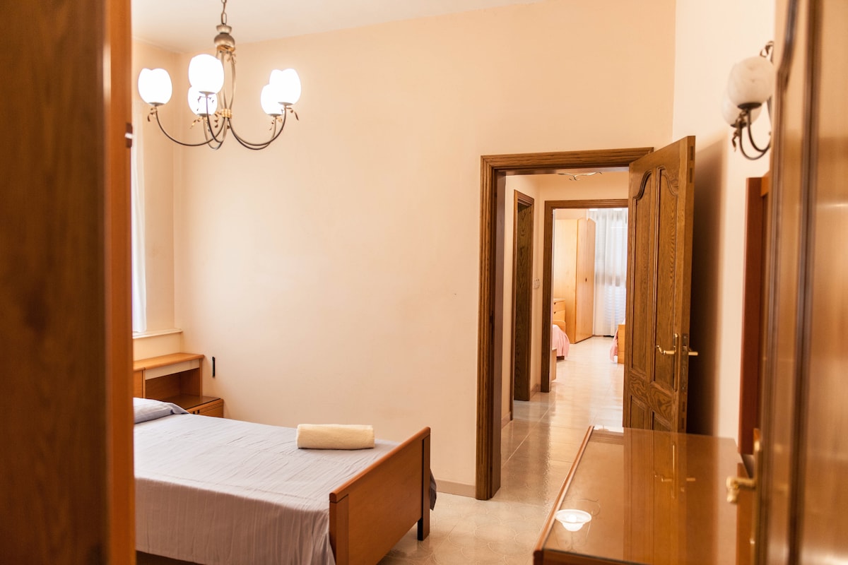 غرفة النوم 1