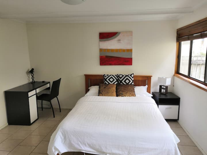 Dormitorio plano de la abuela, solo abierto después de la reservación del noveno huésped. 