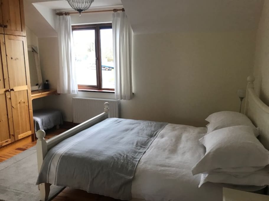 Double Bedroom Front facing
