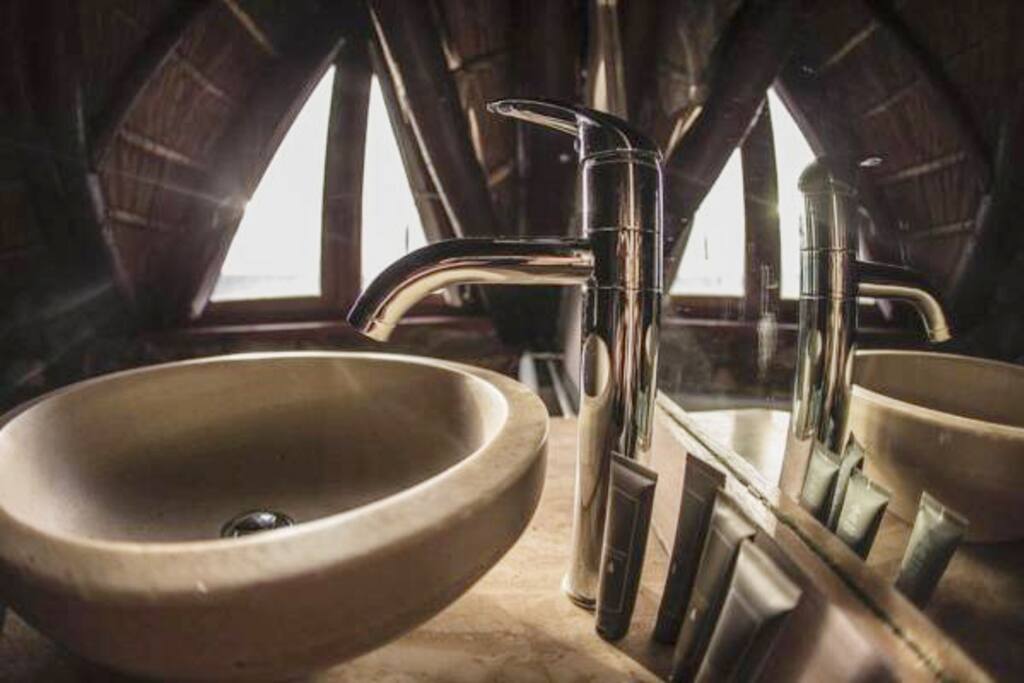 Dolphin Sunrise - Penthouse Bathroom